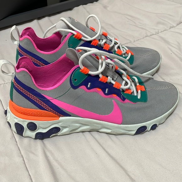 Nike Shoes - Nike React size 9